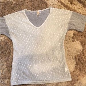 BKE tee shirt with v neck